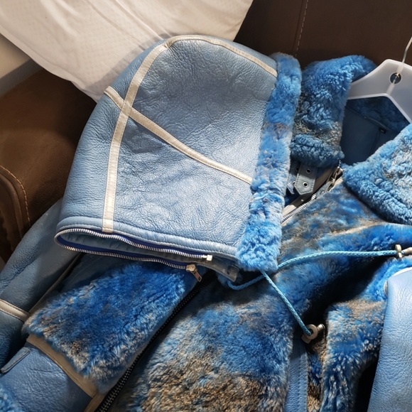 Coat - Picture 2 of 6